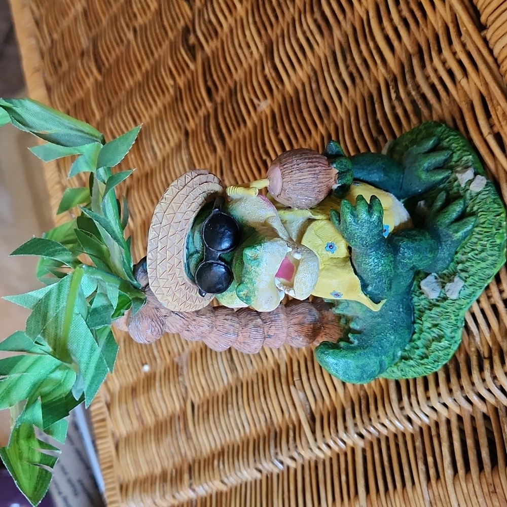 Alligator statue